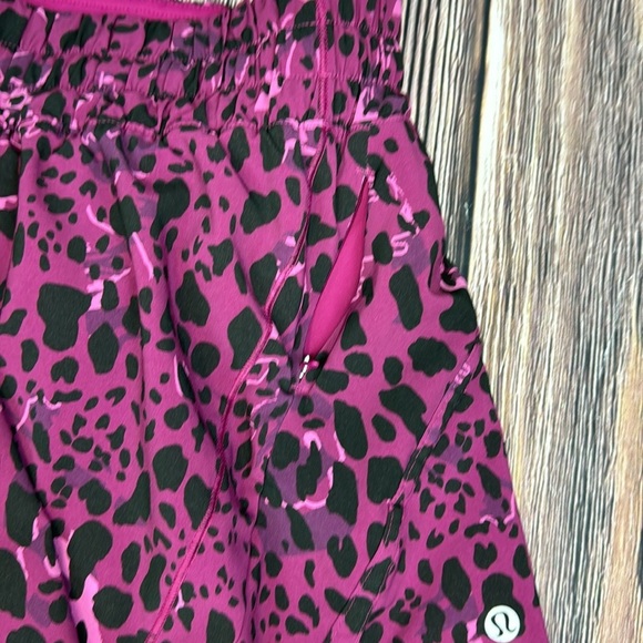 Lululemon Track That Mid-Rise Lined shorts - Picture 4 of 9
